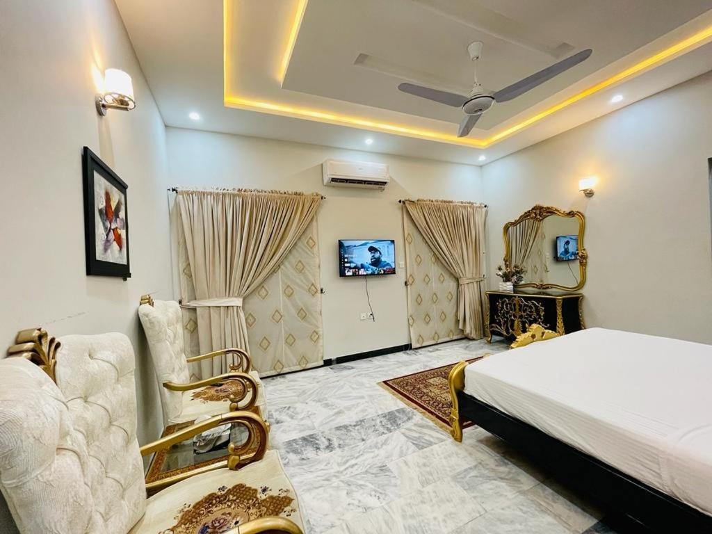 Homey Islamabad Bagian luar foto
