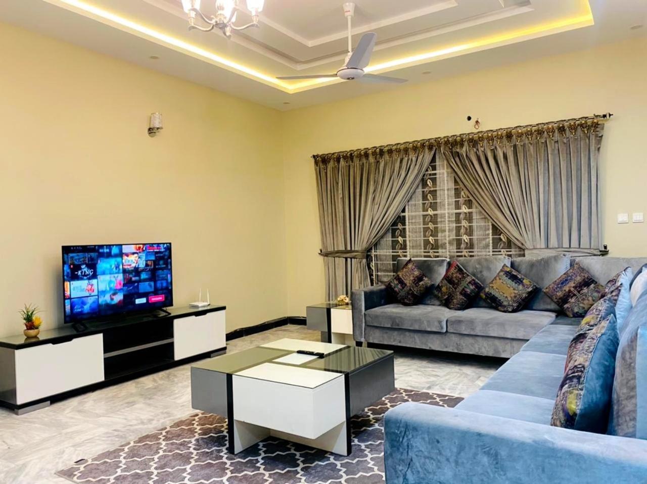 Homey Islamabad Bagian luar foto