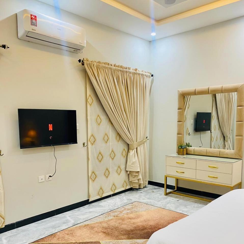 Homey Islamabad Bagian luar foto